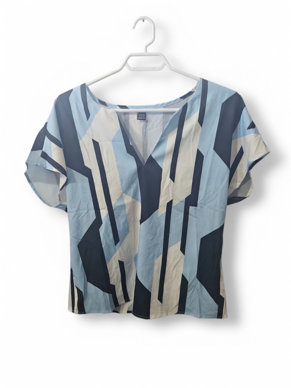 6/$20 Light Blue and Navy Abstract V-Neck Top